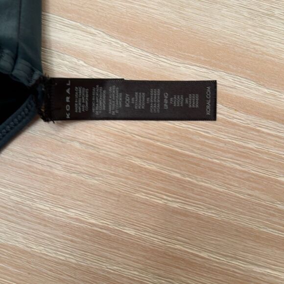 Koral Sweeper Sports Bra size Large - Picture 8 of 9